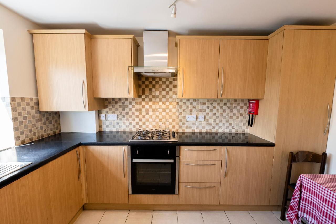 Immaculate 2-Bed Apartment In Isleworth By River Exteriör bild